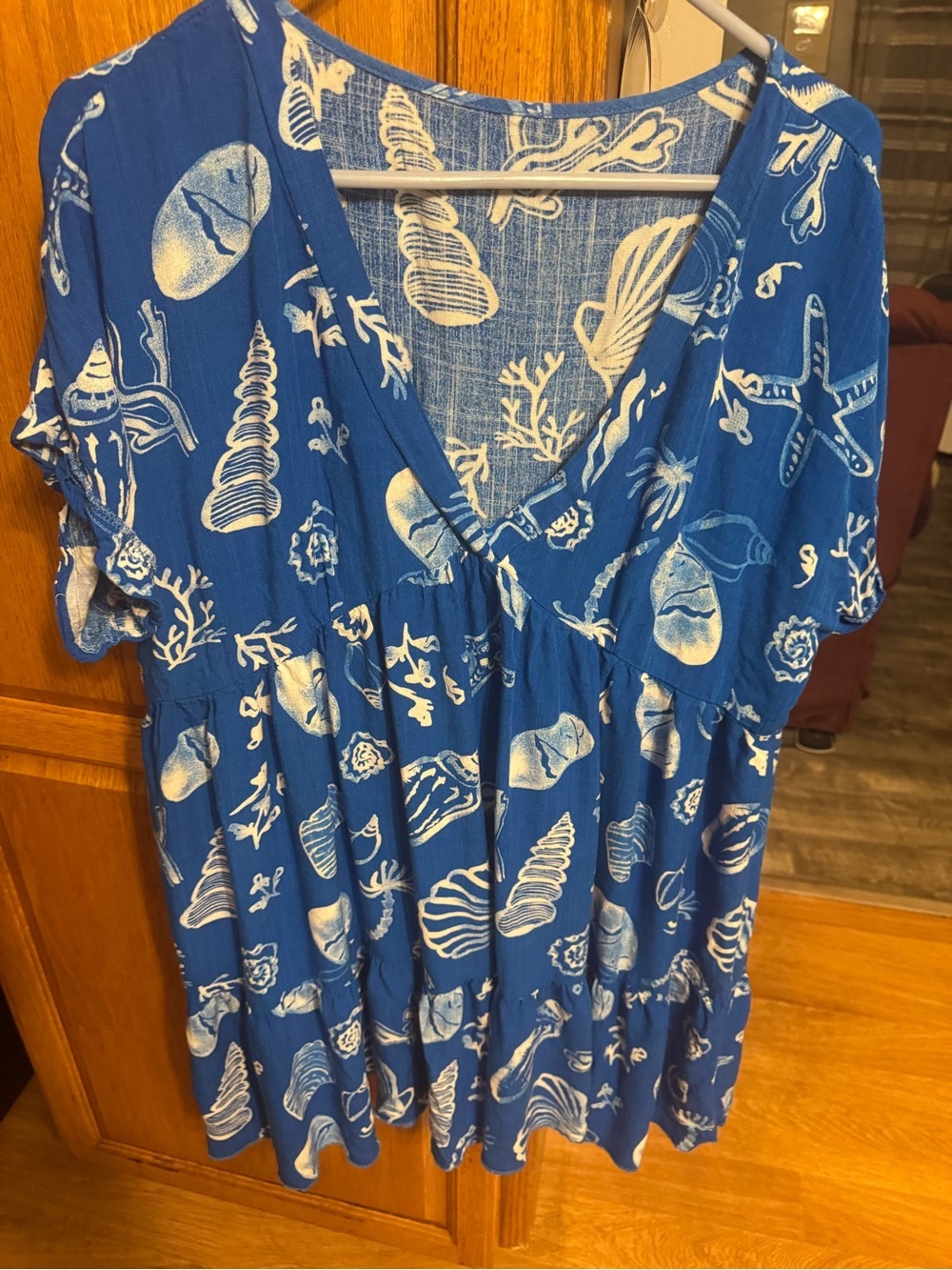 SHEIN Blue Shell-Print Relaxed V-Neck Top